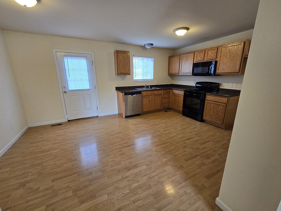 1st image of 615 Garnet Ct