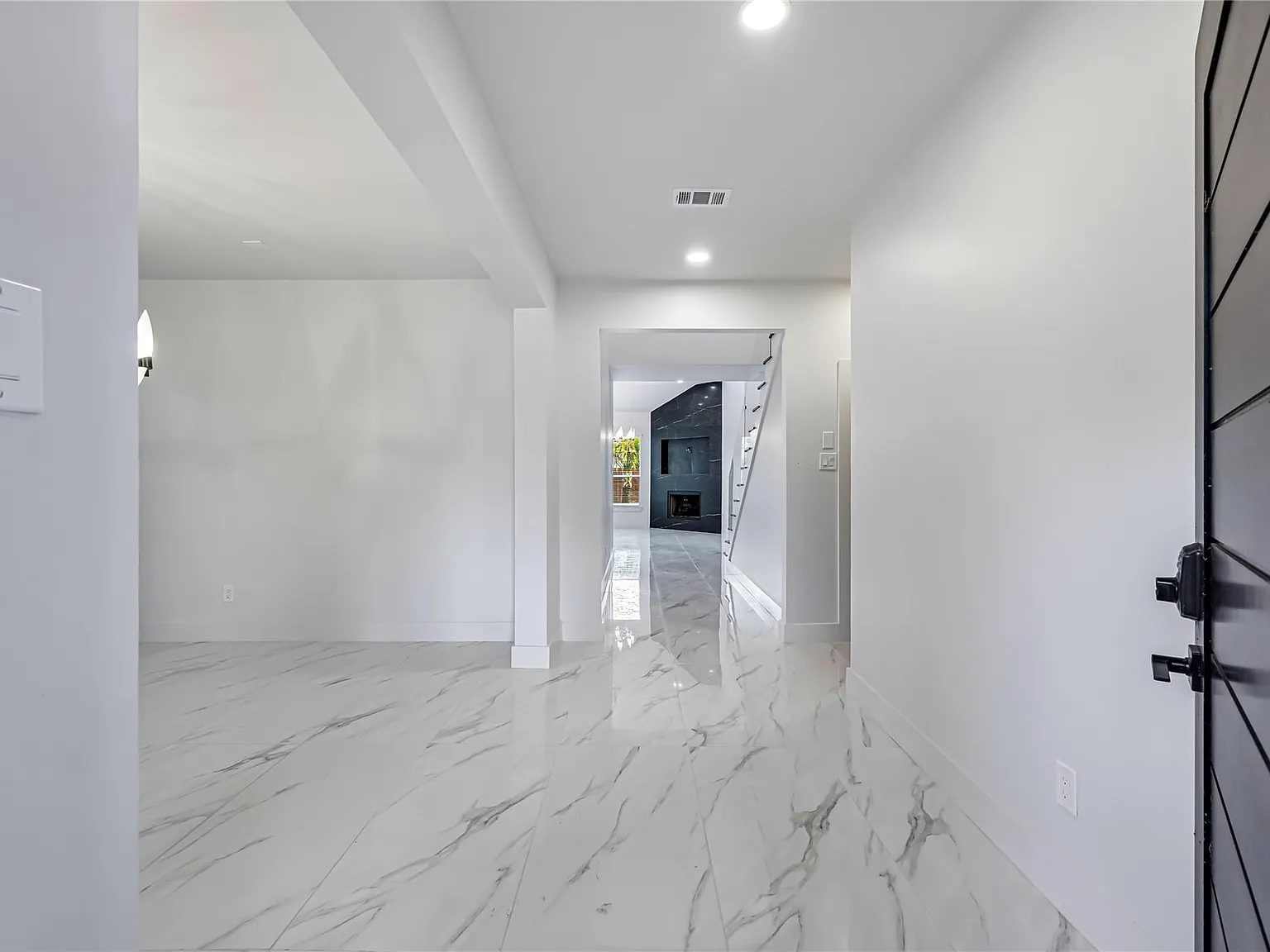 4 bed, 2.5 bath, 2867 sqft, $3,500 — Photo 3