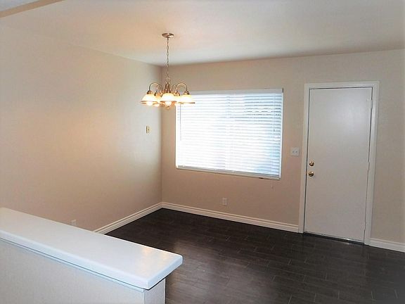 Kitchen / Dining Area