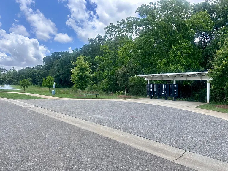 286 Hudson Loop — Photo 19