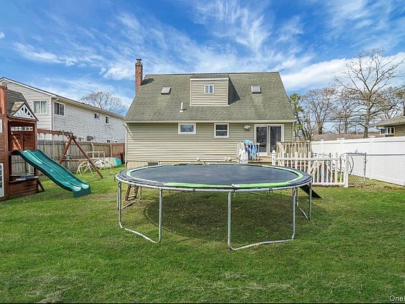 5th image of 15 Maplewood Drive
