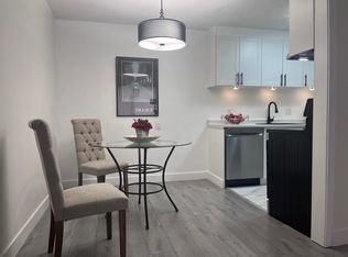 780 Premier St #212, North Vancouver, BC