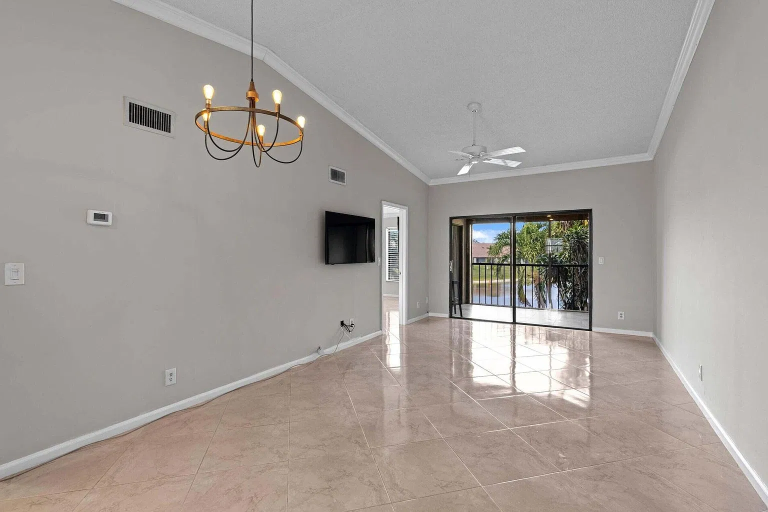 2600 Greenwood Ter — Photo 3