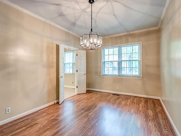4th image of 233 Westchase Dr