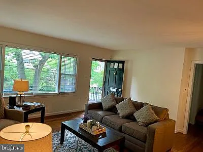 2305 N Vermont St — Photo 19