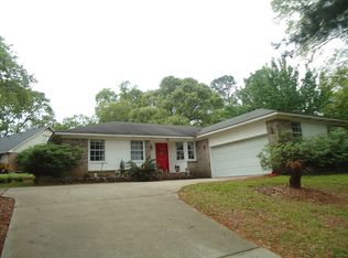 200 Honeysuckle Dr, Daphne, AL 36526