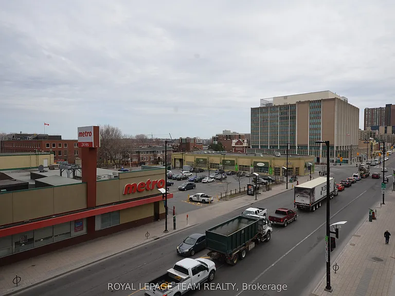 242 Rideau St #404 — Photo 36
