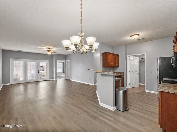 4th image of 9402 Clubview Dr Unit 102