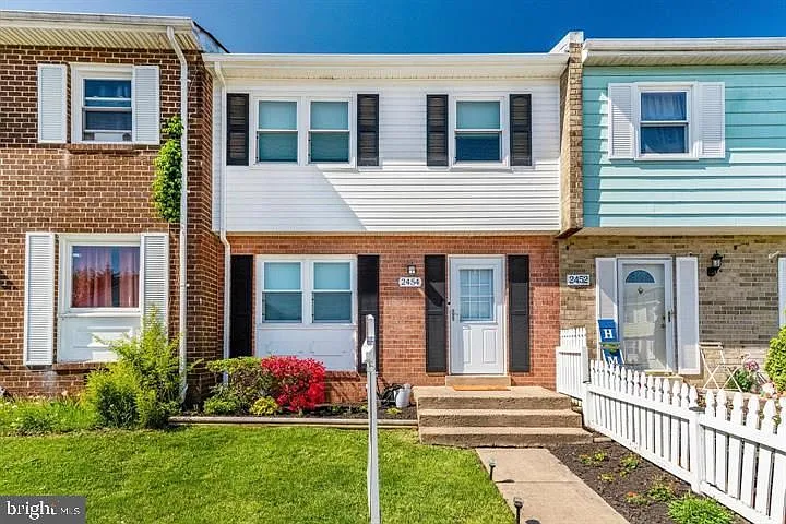 2454 Kilpatrick Pl — Photo 1