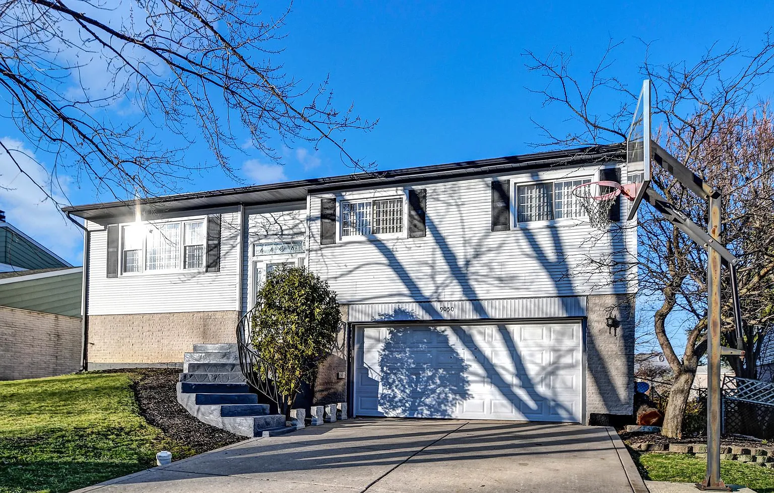 9050 Forest Dr photo 1