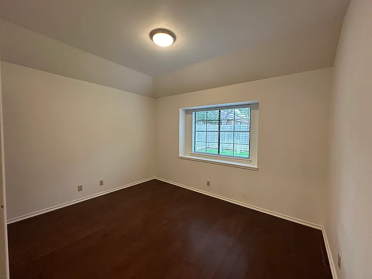 9100 Scotsman Dr — Photo 9