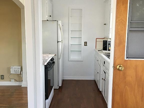 5th image of 3752 1/2 Griffith View Dr
