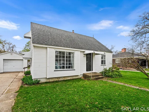 1099 Francis Ave, Muskegon, MI 49442