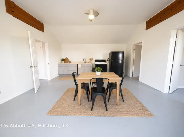 1926 Abbott Ave #A, Hillsboro, TX 76645