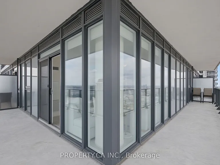 9000 Jane St #2421 — Photo 21