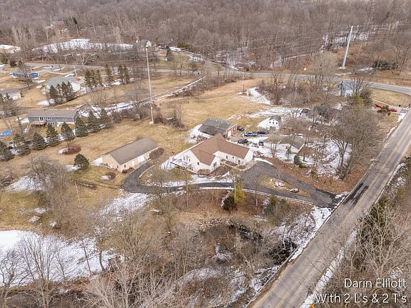 3rd image of 7086 Peck Lake Rd