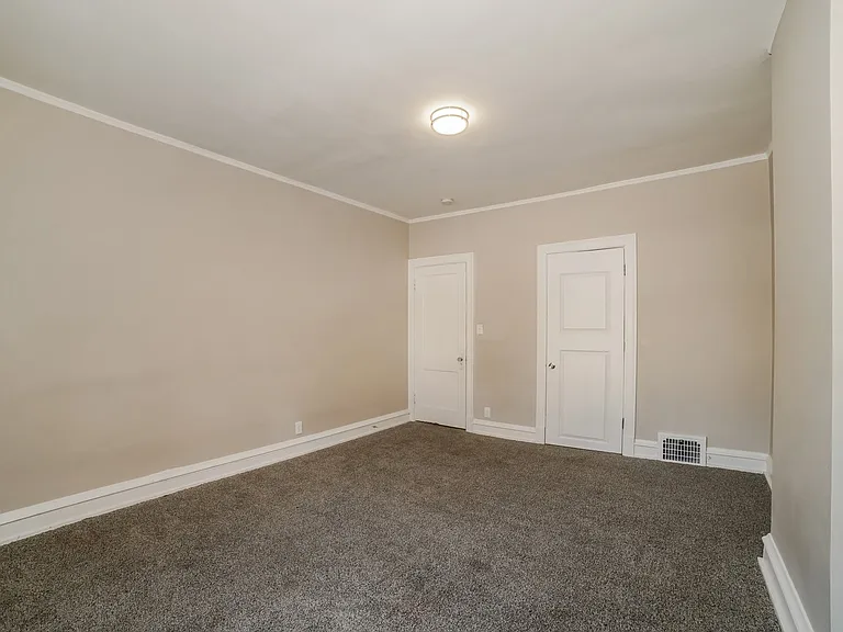 1656613_026_main_bedroom_13504724.jpg