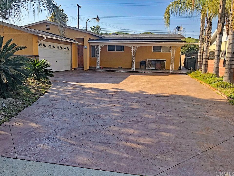 1st image of 2247 Canterbury Ave