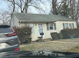 1915 Griffith Rd, Falls Church, VA 22043