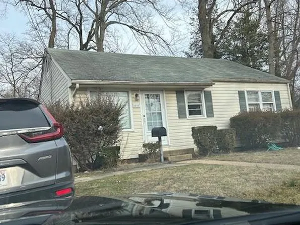 1915 Griffith Rd, Falls Church, VA 22043