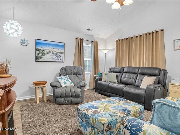 4th image of 401 Donzi Court