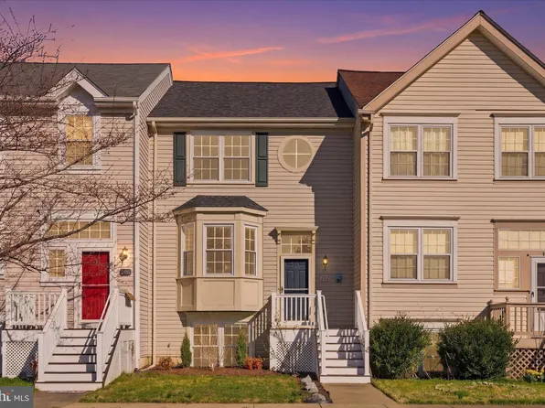 202 Heaton Ct, Purcellville, VA 20132