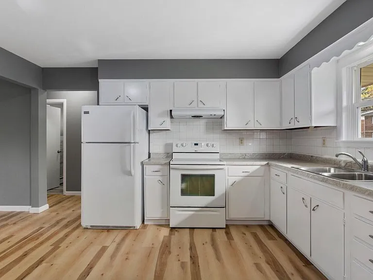 1203 Mitchem Dr #B — Photo 5