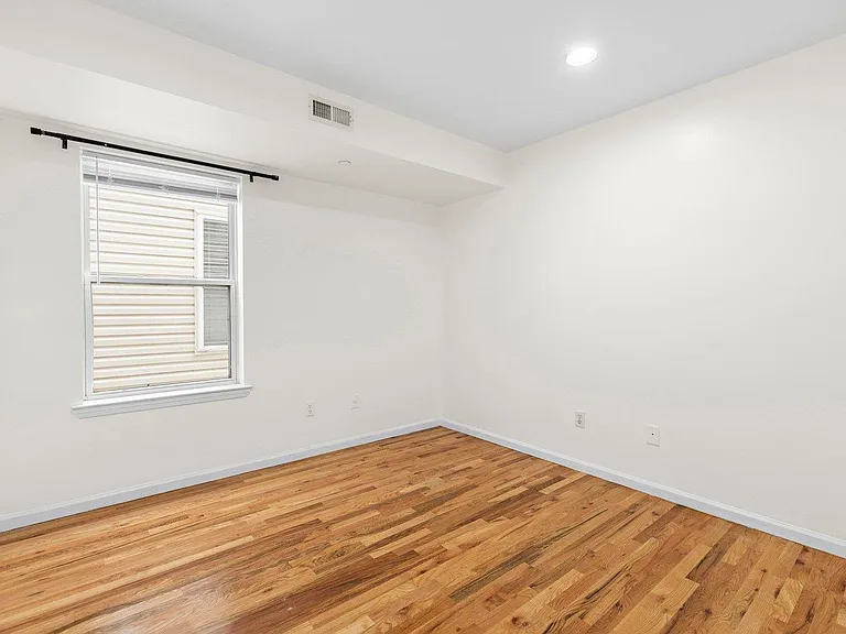 117 Logan Ave — Photo 13