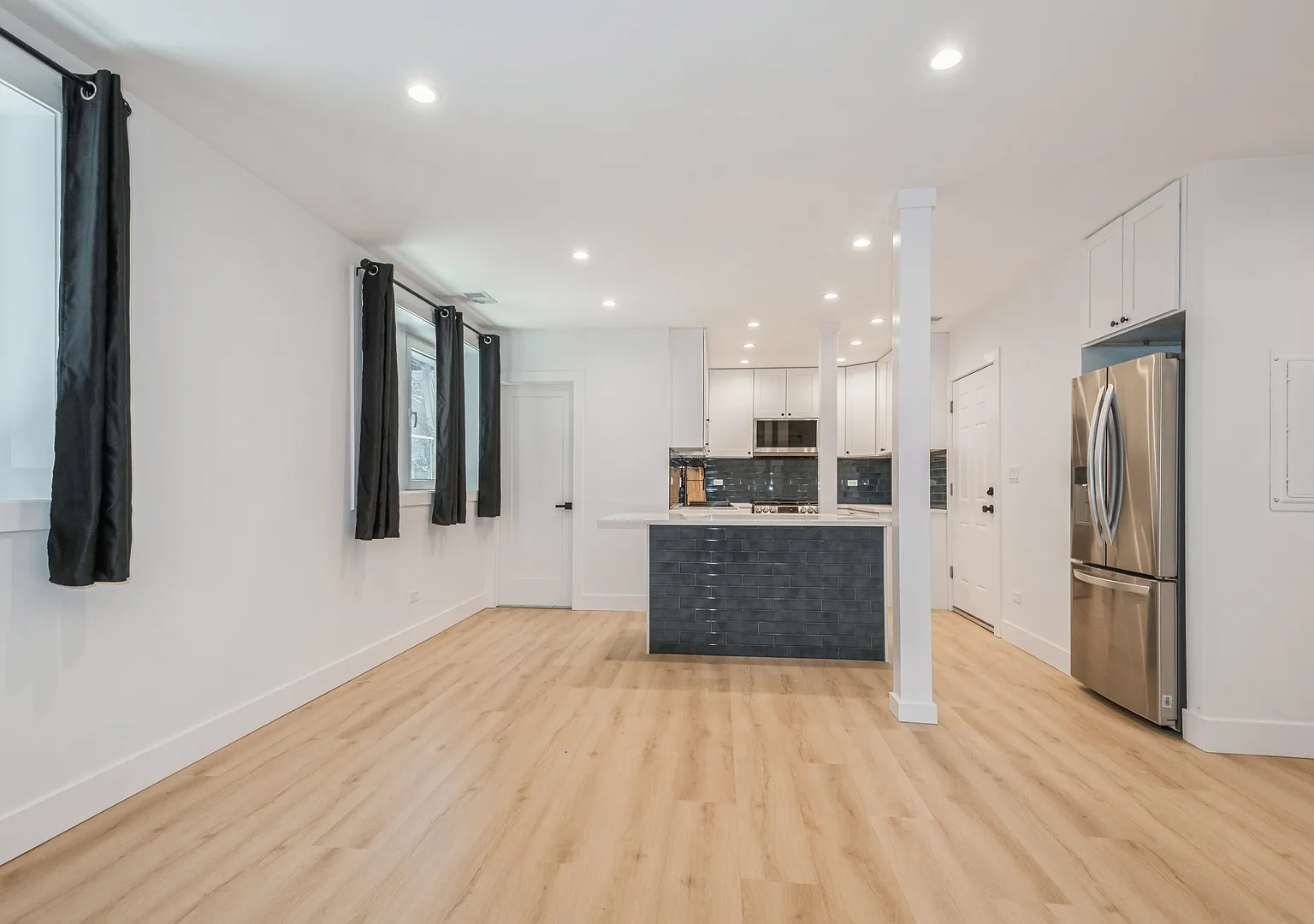 2 bed, $2,600 — Photo 4