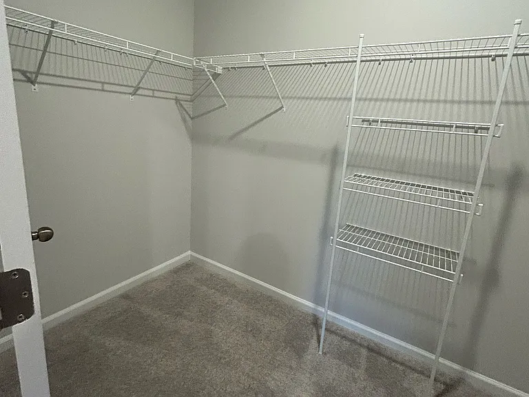 563 Magnolia Terrace Dr — Photo 32
