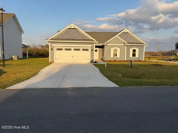 102 Sunny Acres Lane, Clinton, NC 28328