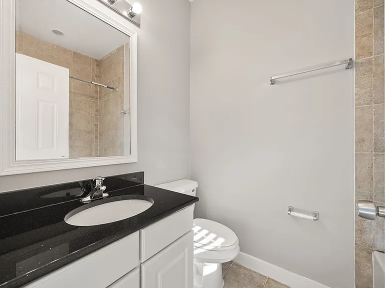 2300 S Central Ave #11 — Photo 12