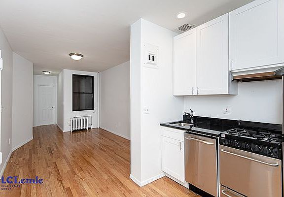 5th image of 1371 1st Ave APT 3FN