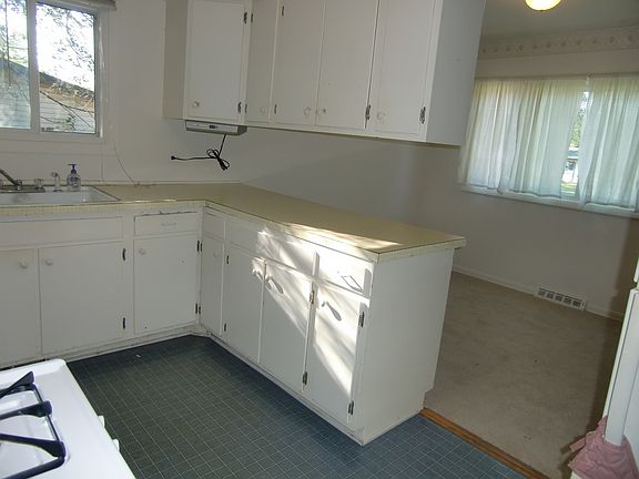 5th image of 10213 151st St