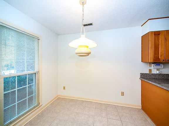 5th image of 4307 Woodglen Ln