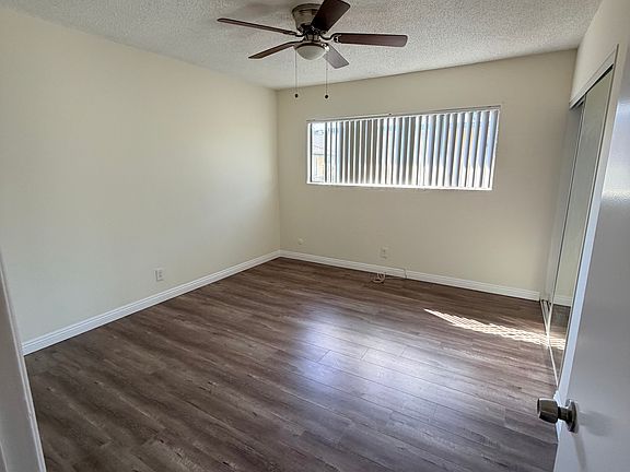 4th image of 208 E Chestnut St APT B