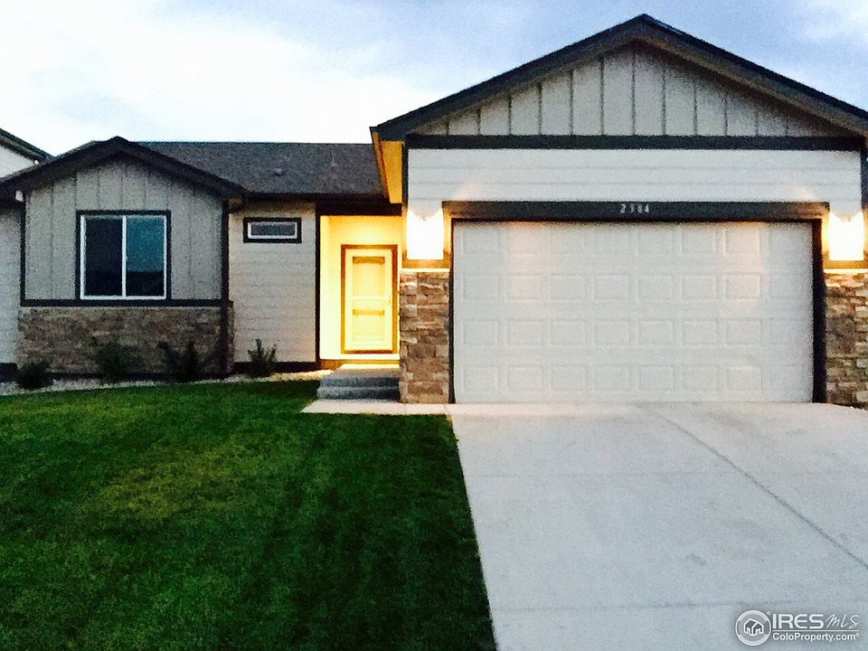 1st image of 2384 Carriage Dr