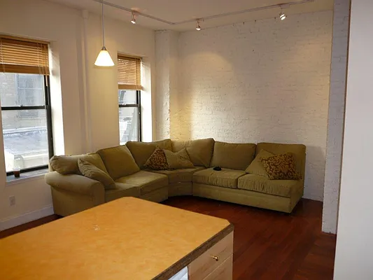 Rented by Chartwell Manhattan Realty | media 13