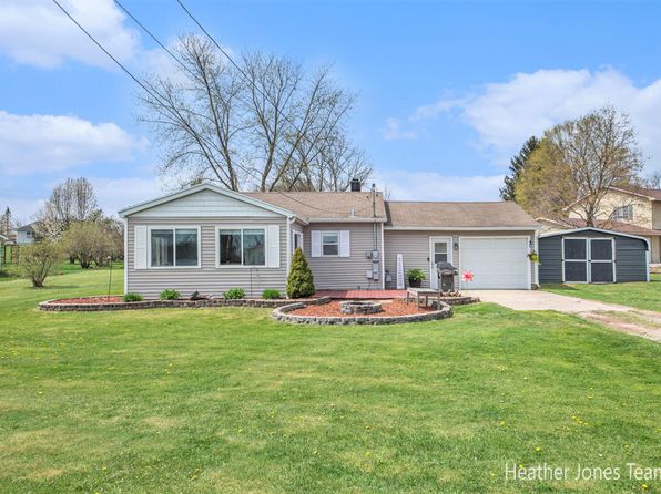 251 Rasmussen Dr, Trufant, MI 49347
