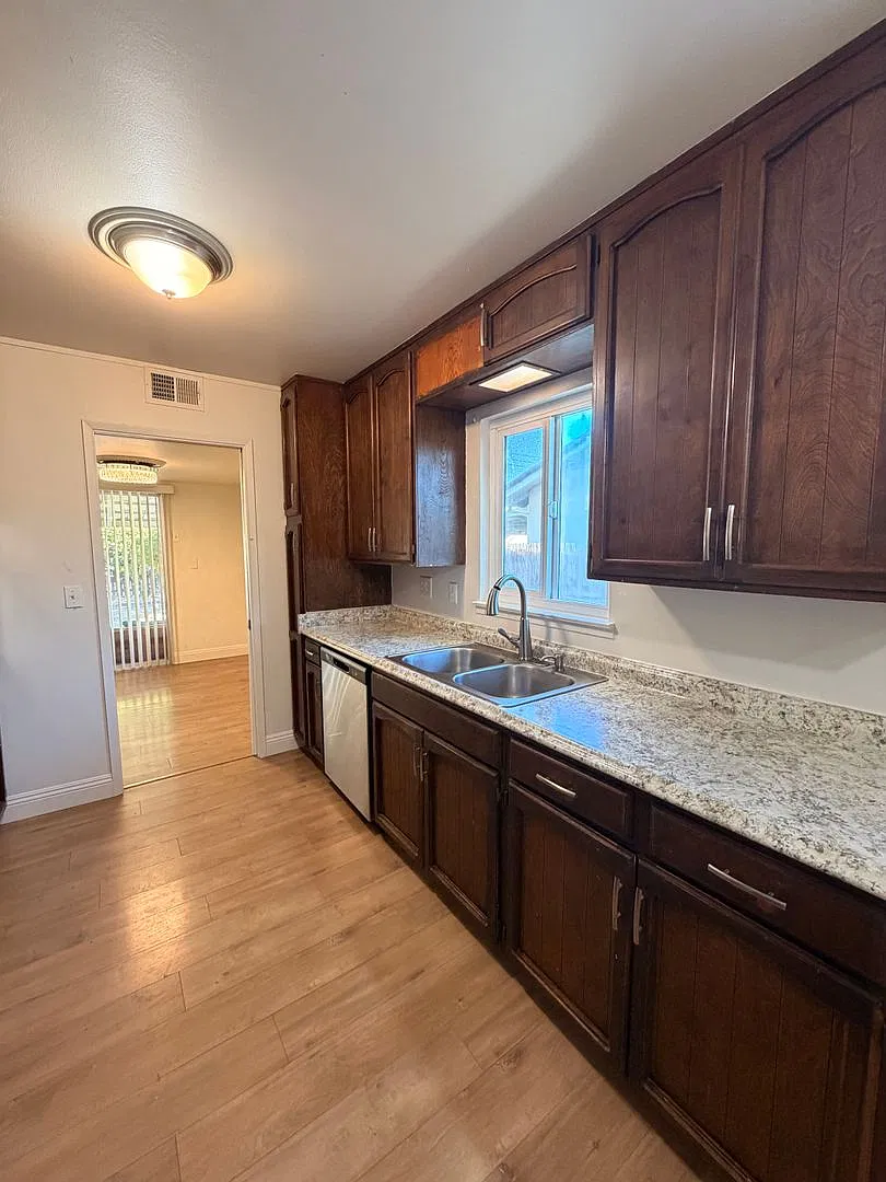 Adorable 3 bedroom, 2 bathroom home in Foothill Farms — Photo 3