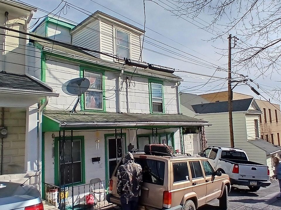 1st image of 835 W Wood St