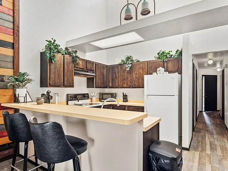 103 Niblic Ct — Photo 6