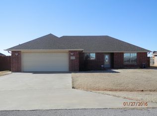 120 Arapaho St, Geronimo, OK 73543