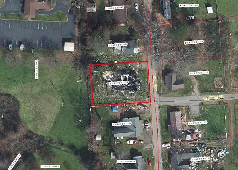 2nd image of 52 Harris St