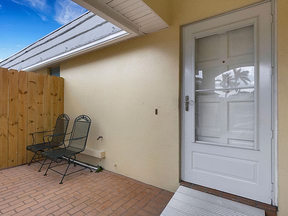 5th image of 5907 Tidewood Ave