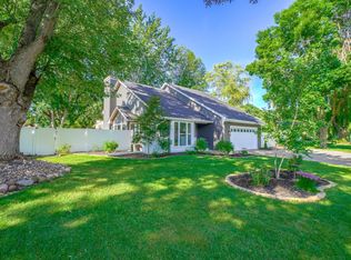1608 Laurel Ave, Hudson, WI 54016