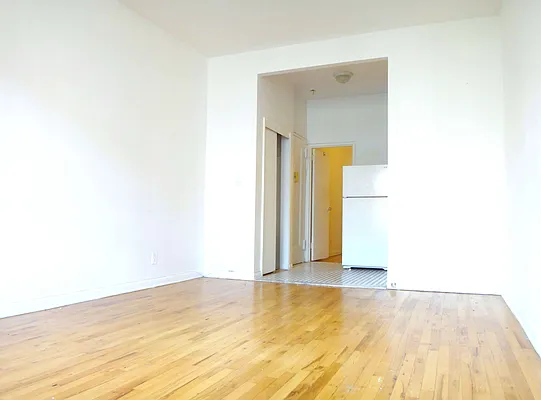 Rented by Paley Management | media 10