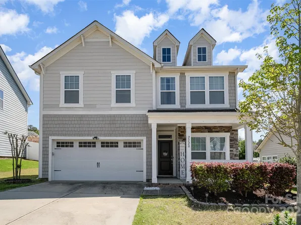 2220 Atwell Glen Ln, Pineville, NC 28134