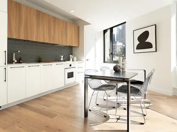 332 West 51st Street image 1 of 4