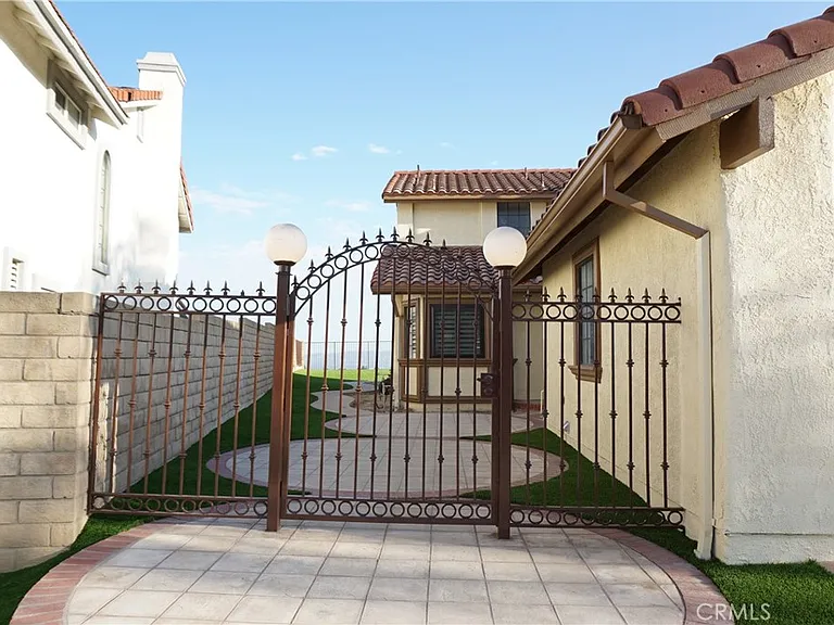 12036 Shadow Ridge Way — Photo 4